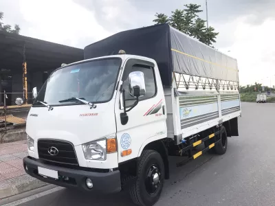 Dịch vụ thay Kính chắn gió xe tải Hyundai 3.5 tấn tận nơi